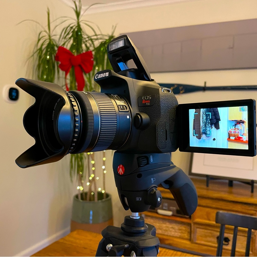 Canon EOS Rebel T8i (+ accessories)
